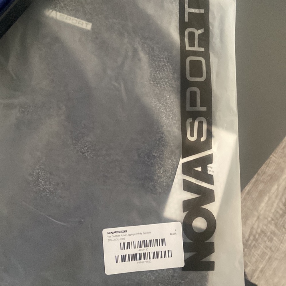 NWT FashionNova Sport Seamless Leggings - Picture 2 of 3